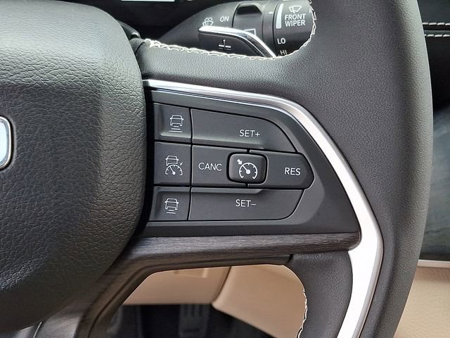 Used 2023 Jeep Grand Cherokee L Limited w/ Luxury Tech Group II AWD/4WD image 24
