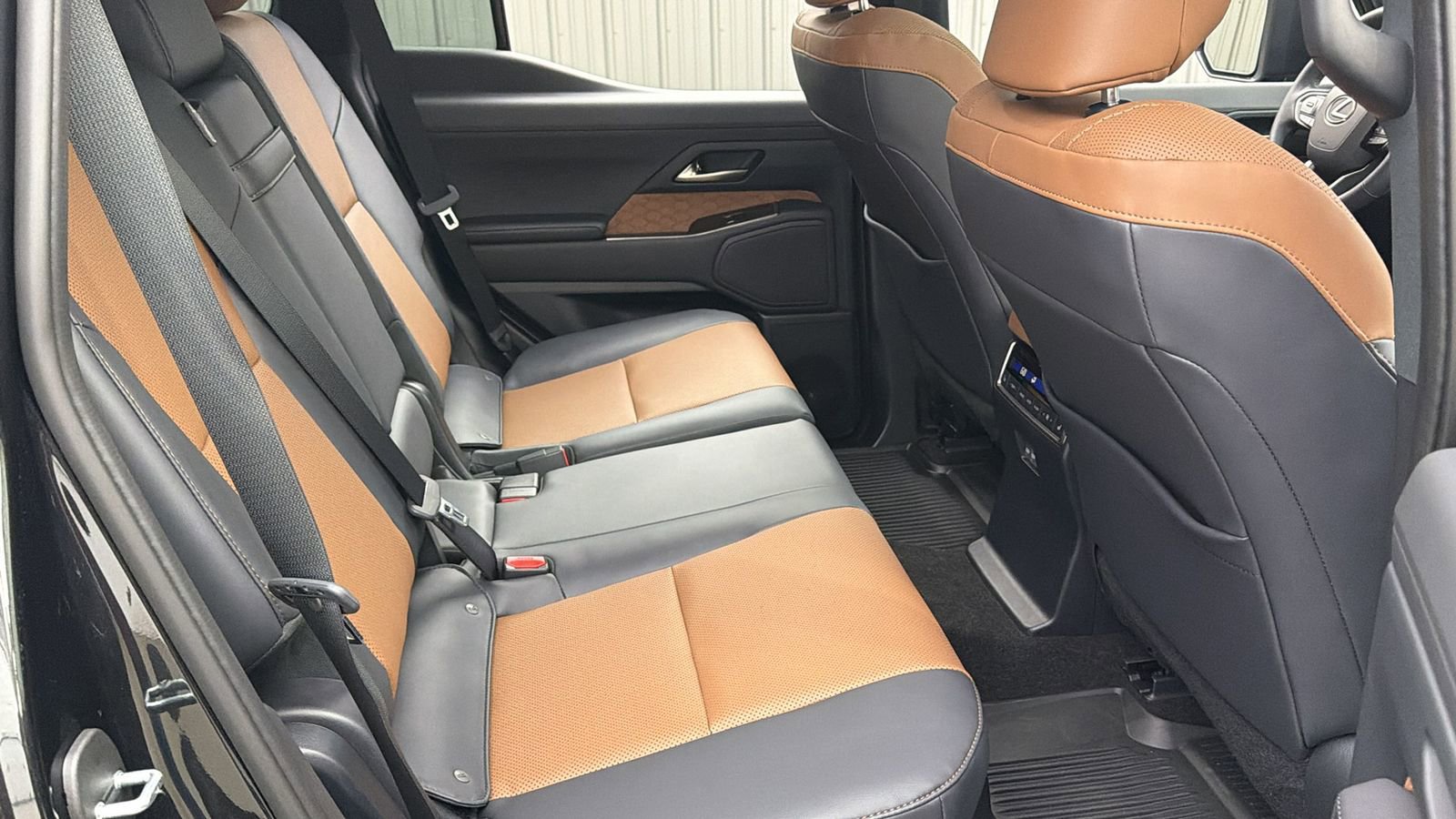 Used 2026 Lexus GX 550 550 Premium+ w/ Accessory Package (2T) image 38