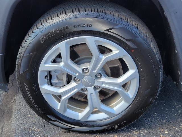 Used 2024 Jeep Compass Latitude AWD/4WD image 5