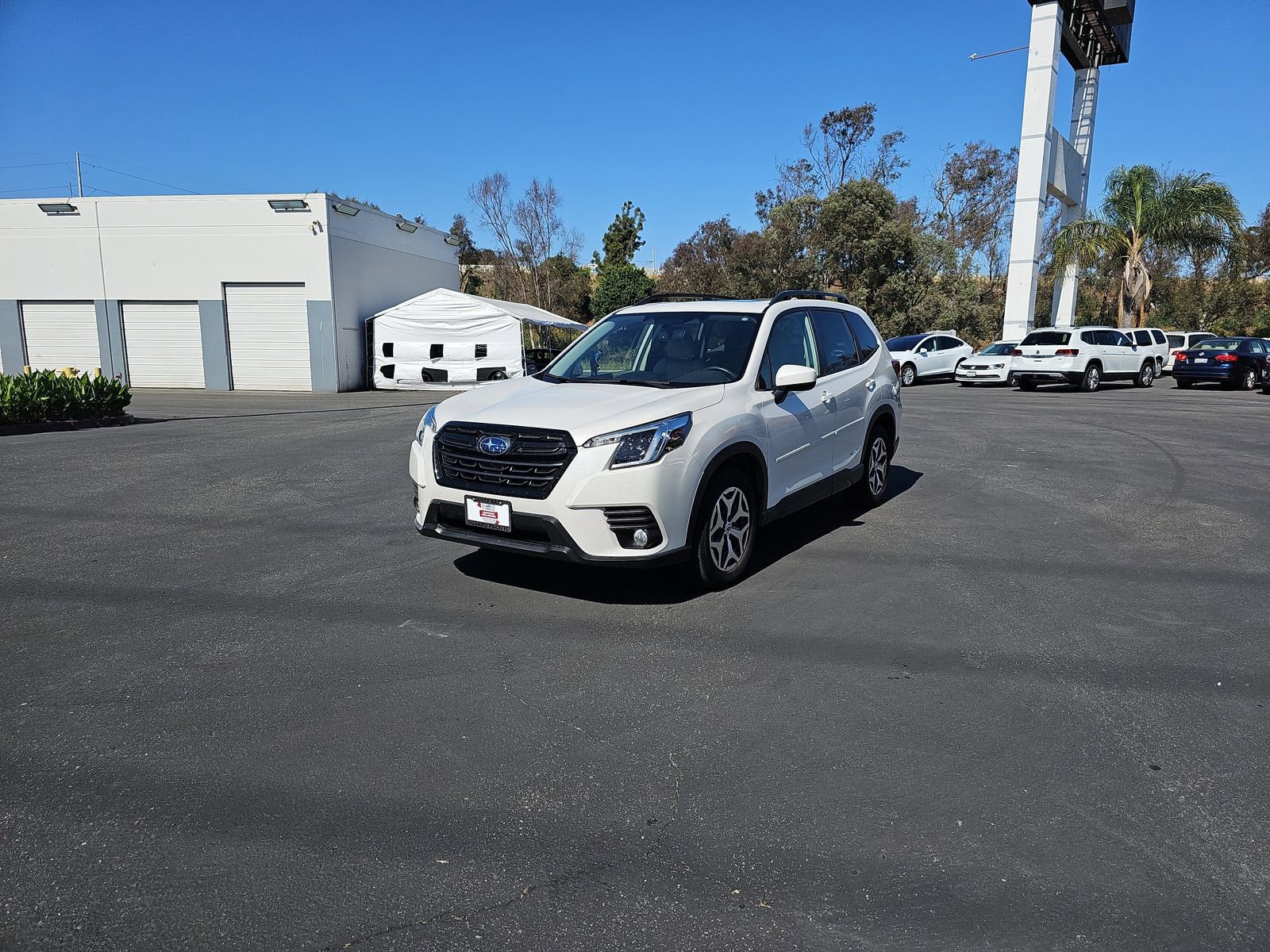 Used 2023 Subaru Forester Premium image 3