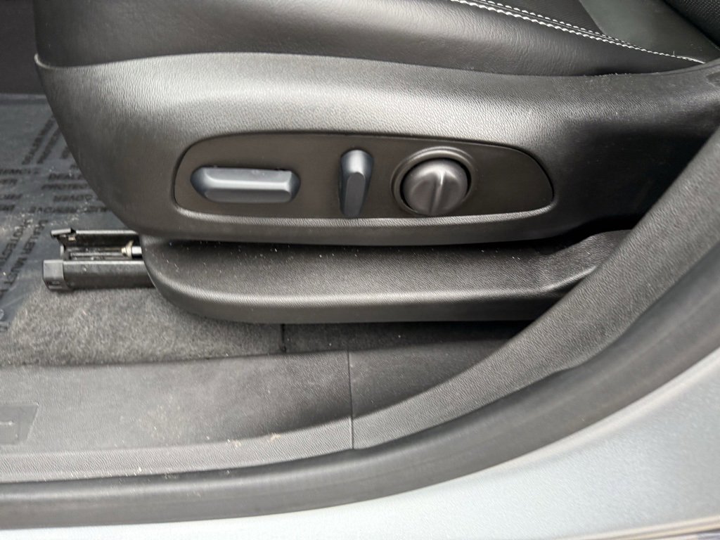 Used 2024 GMC Terrain SLT image 20