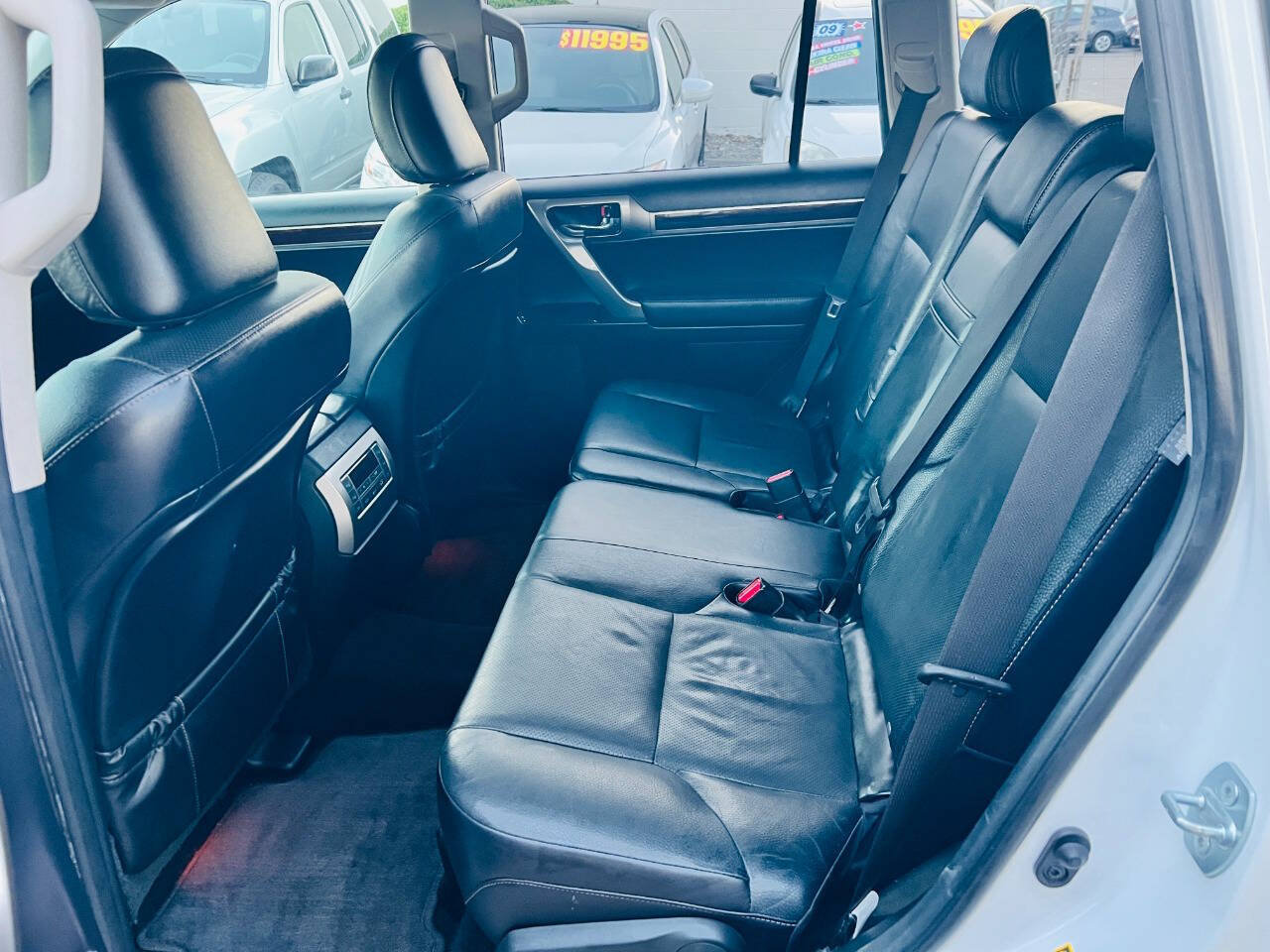 Used 2015 Lexus GX 460 w/ Premium Package AWD/4WD image 18