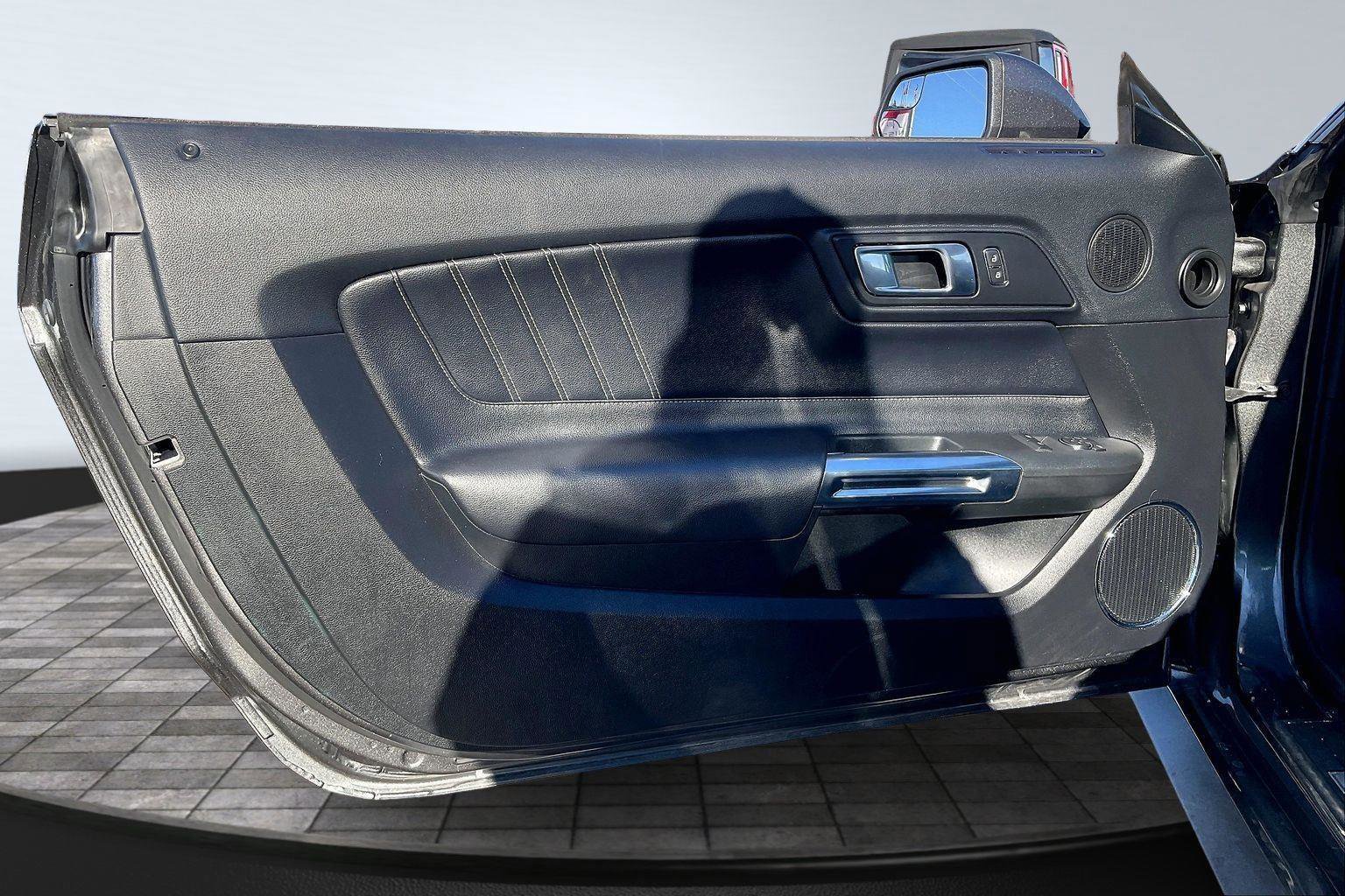 Used 2020 Ford Mustang GT Premium image 22