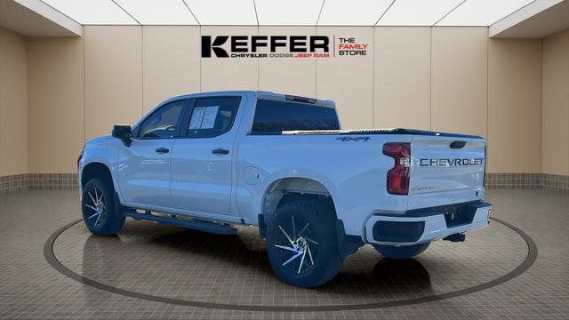 Used 2023 Chevrolet Silverado 1500 Custom image 3