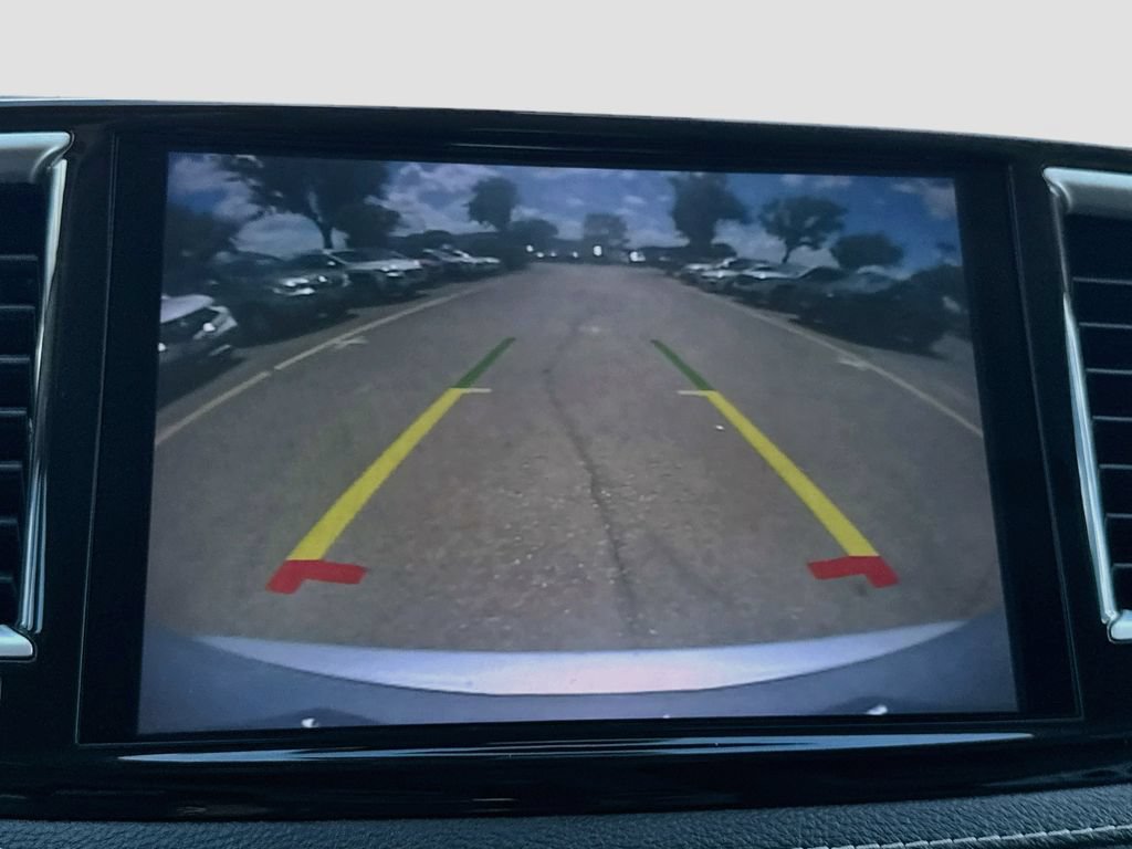 Used 2022 Chrysler Pacifica Touring-L FWD image 15