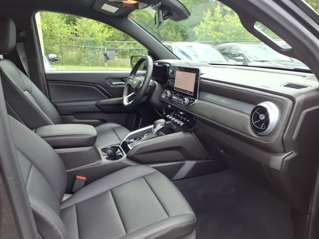 Used 2024 Chevrolet Colorado LT w/ LT Convenience Package III AWD/4WD image 19