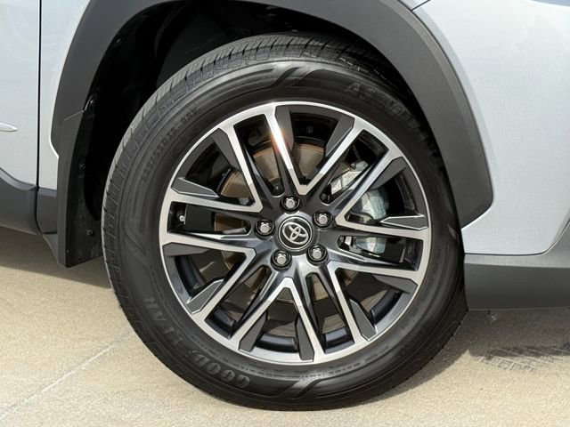 Used 2026 Toyota Corolla Cross XLE w/ Convenience Package image 2