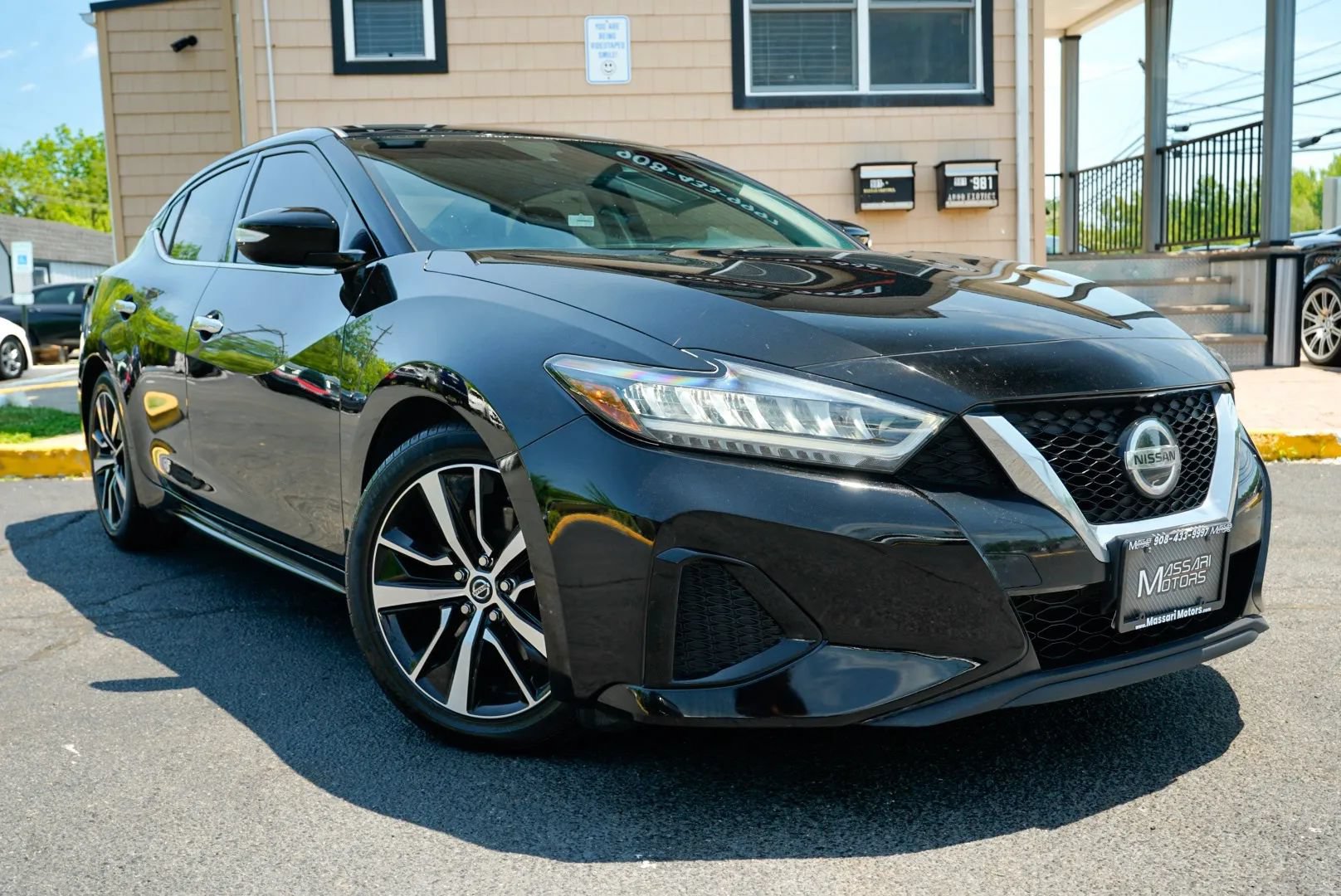 Used 2022 Nissan Maxima SV w/ Floor Mat Group FWD image 3