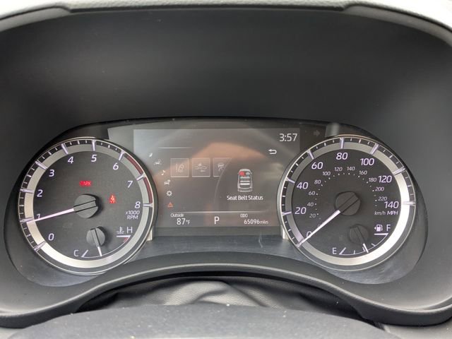 Used 2023 Toyota Highlander LE AWD/4WD image 29