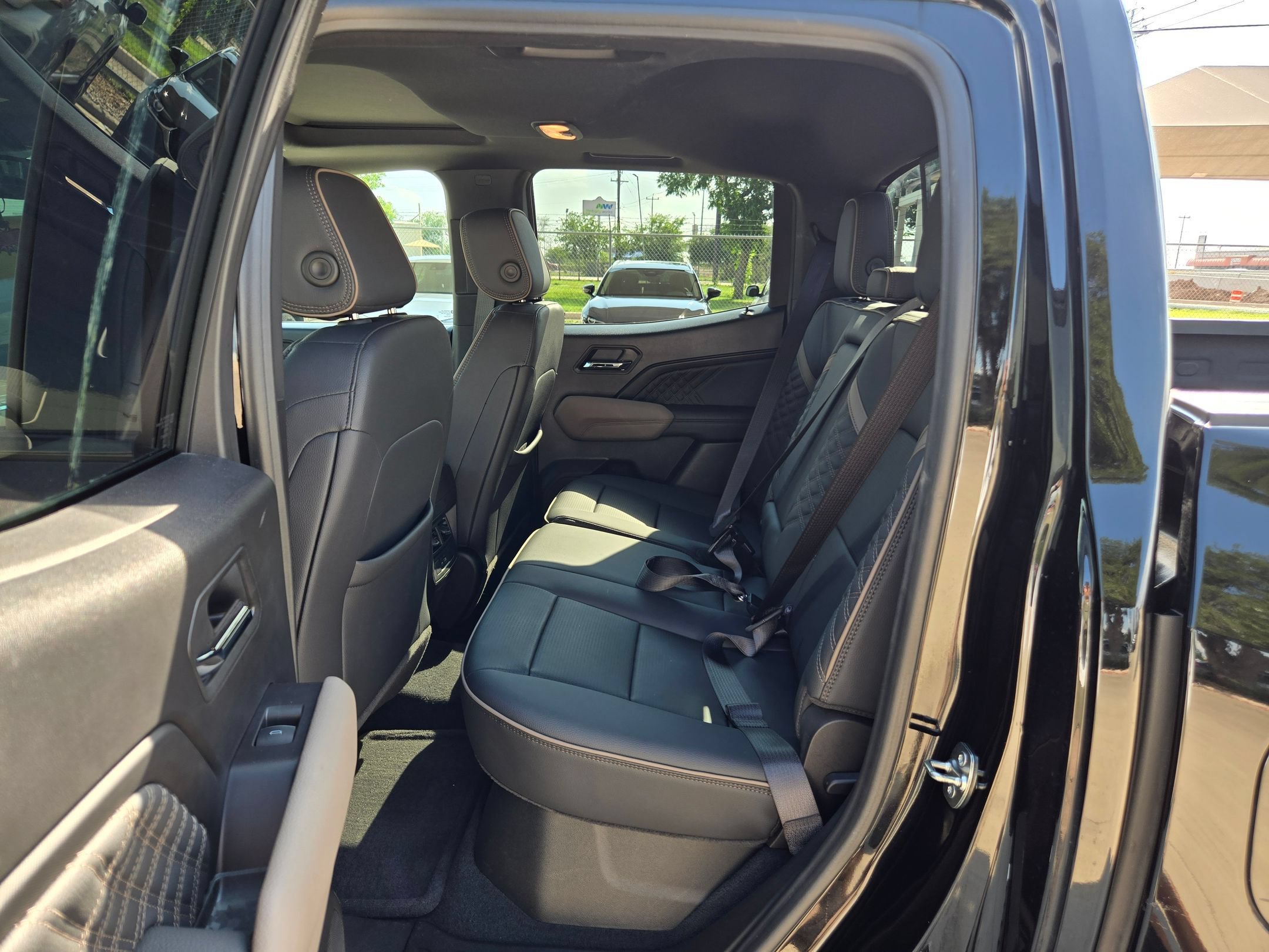 Certified 2025 GMC Canyon Denali AWD/4WD image 21