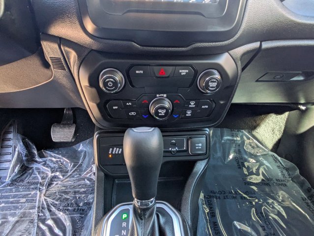 Used 2018 Jeep Renegade Limited w/ Safety & Security Group image 16