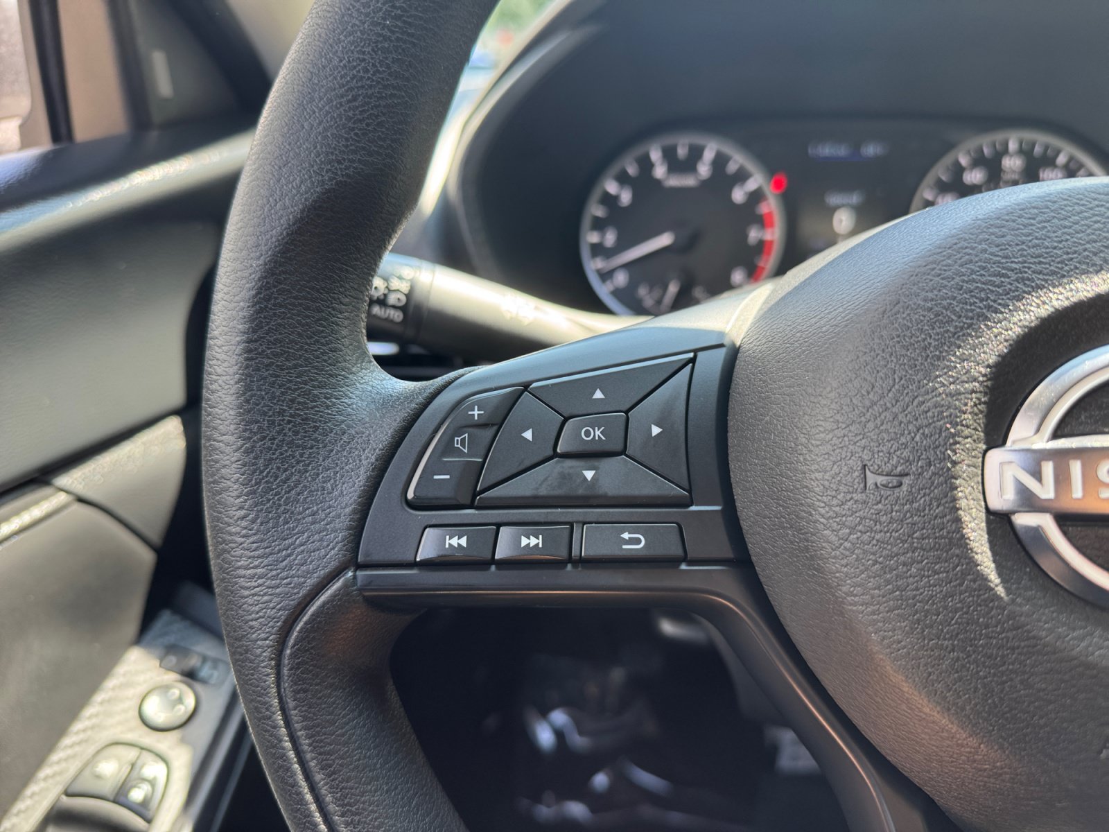 Used 2024 Nissan Sentra S FWD image 22