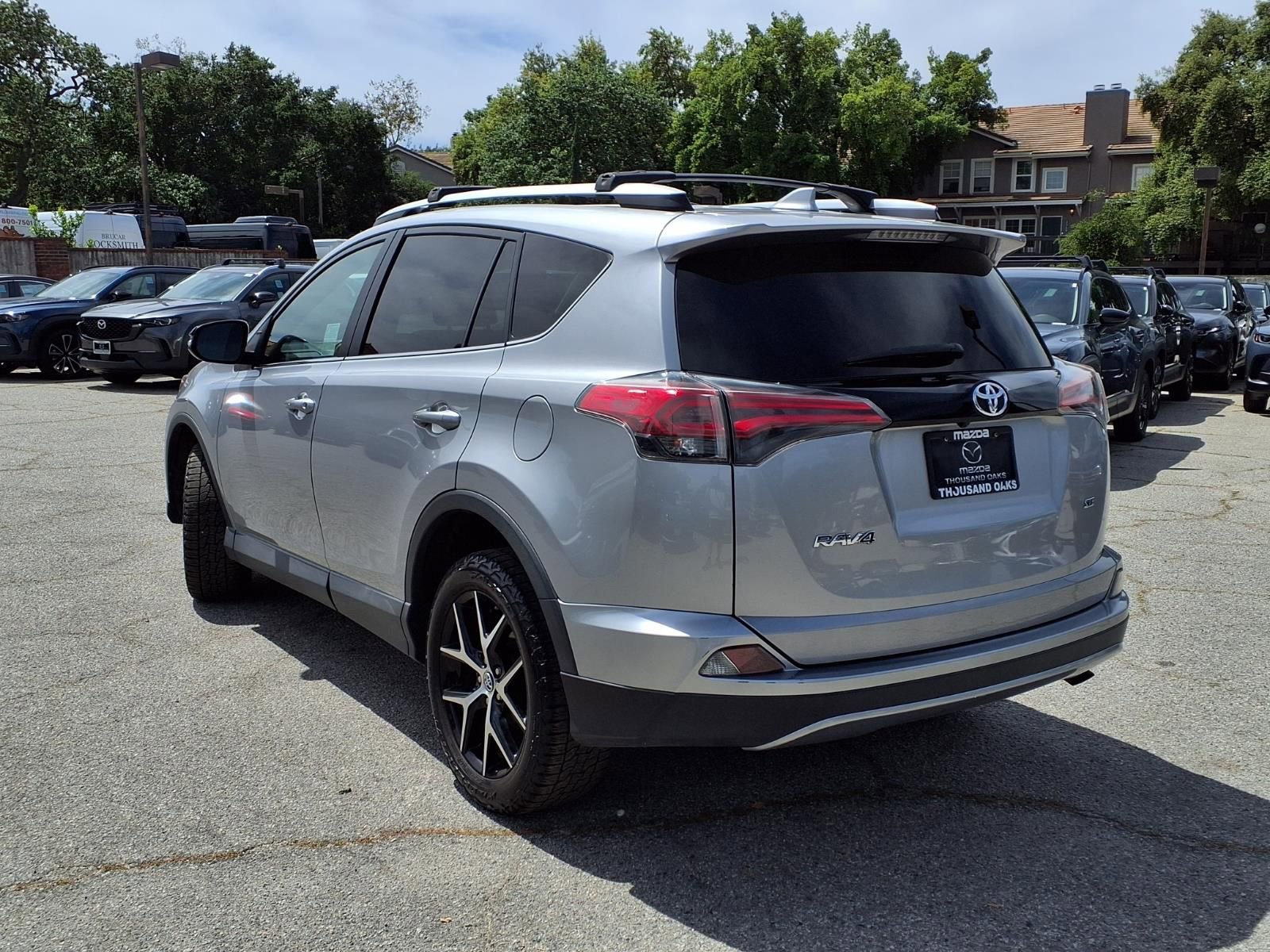 Used 2016 Toyota RAV4 SE image 5