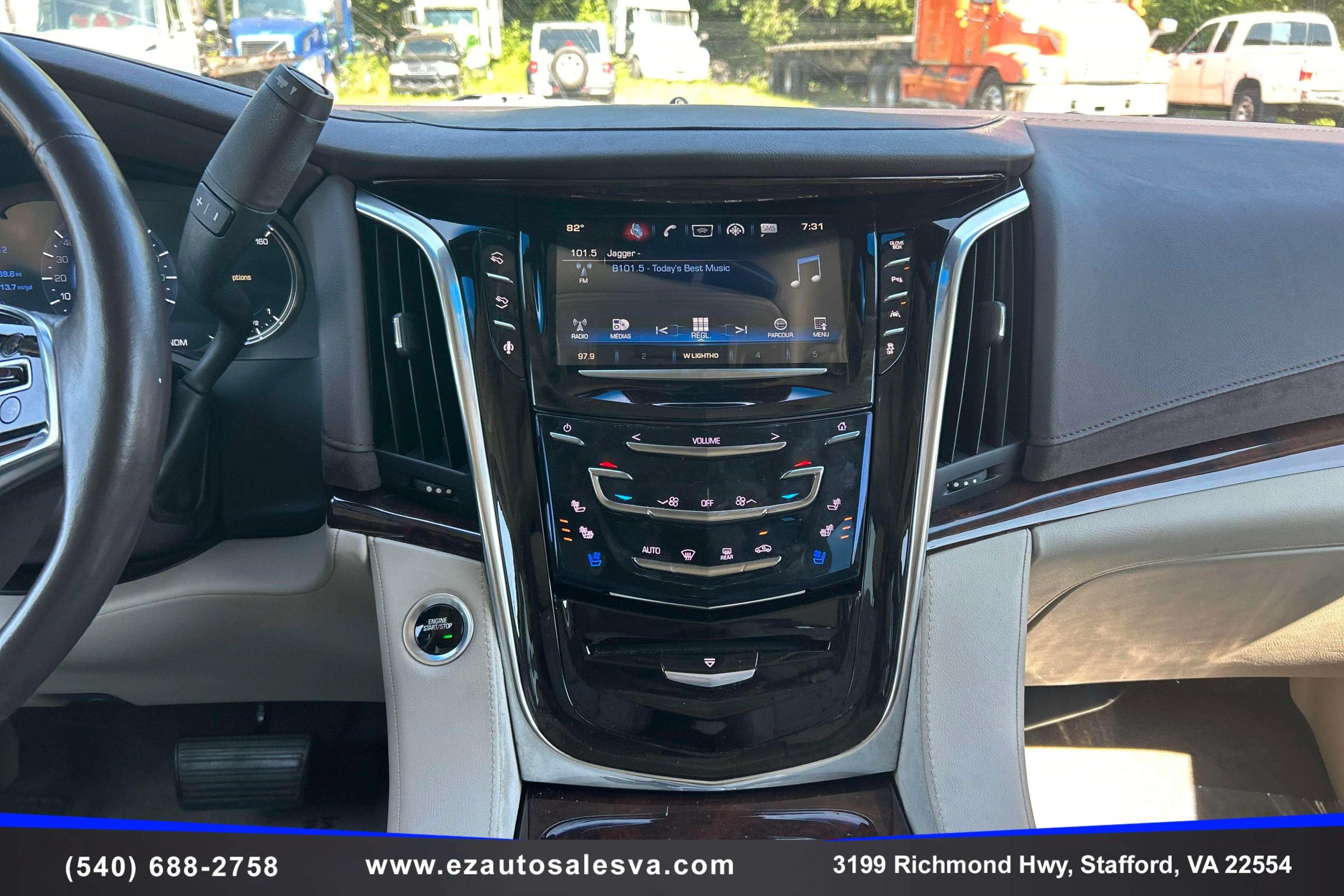 Used 2016 Cadillac Escalade ESV Luxury AWD/4WD image 18