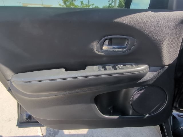 Used 2016 Honda HR-V LX image 10