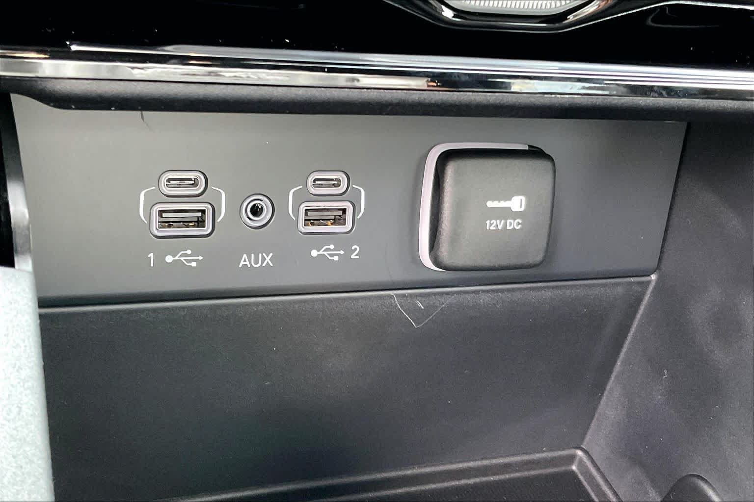 New 2026 Jeep Grand Cherokee Limited AWD/4WD image 16