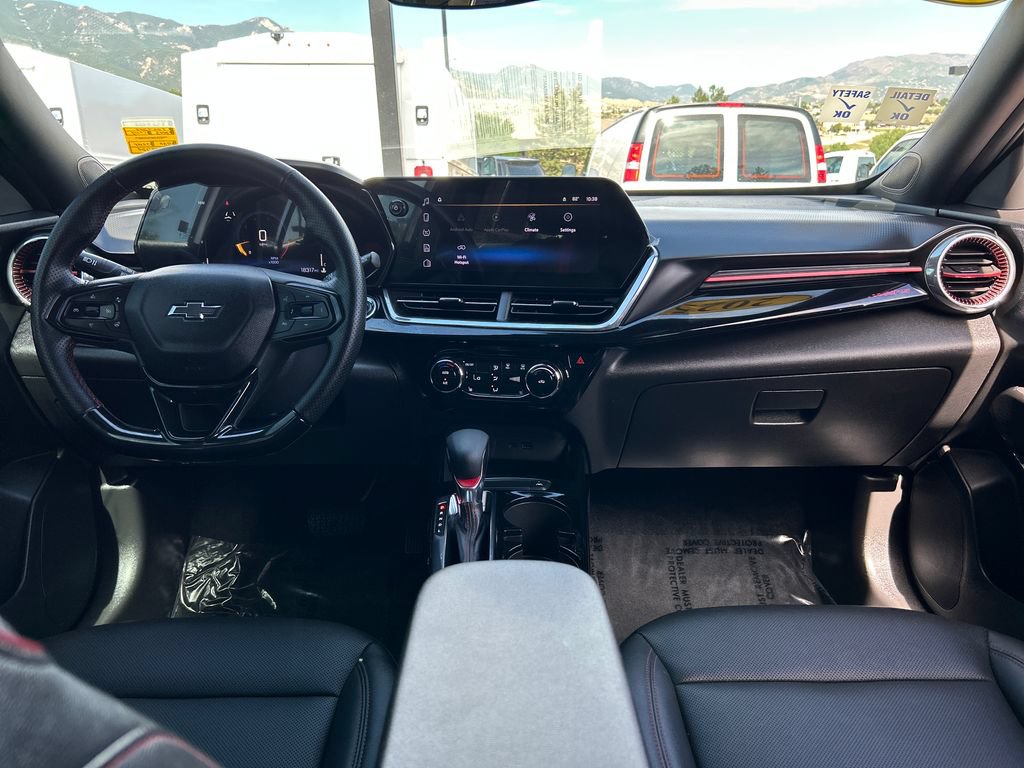 Used 2025 Chevrolet Trax RS w/ Driver Confidence Package FWD image 6