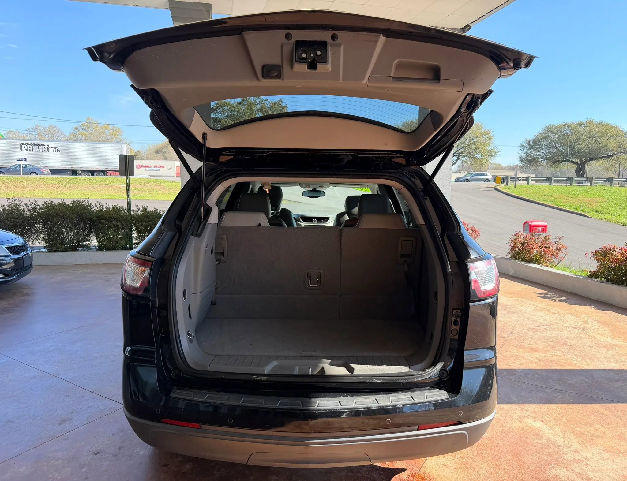 Used 2016 Chevrolet Traverse LT image 22