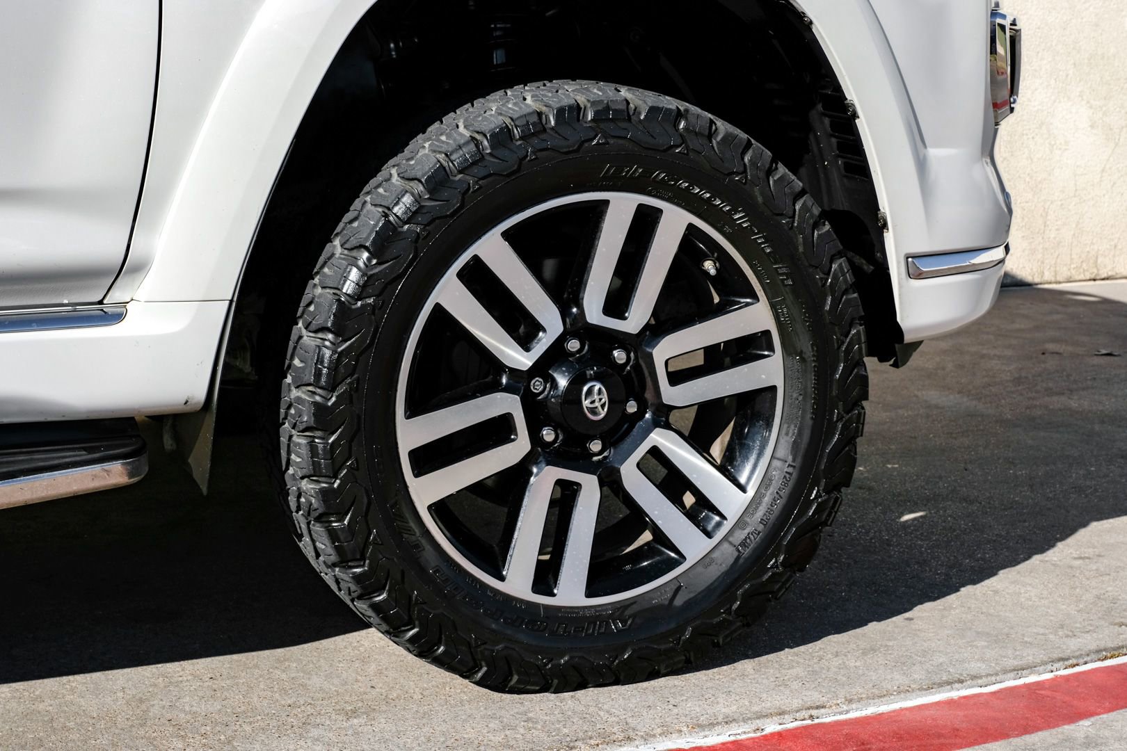 Used 2014 Toyota 4Runner Limited image 51