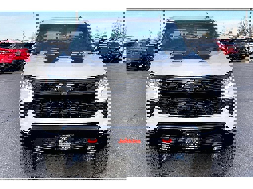 Used 2025 Chevrolet Silverado 1500 LT Trail Boss image 3