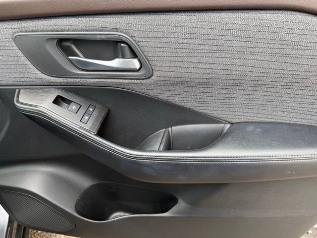 Certified 2023 Nissan Rogue SV FWD image 22