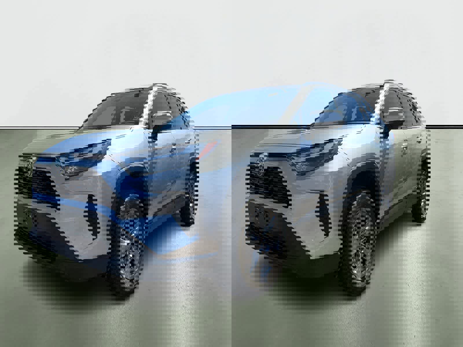 Used 2024 Toyota RAV4 XLE image 2