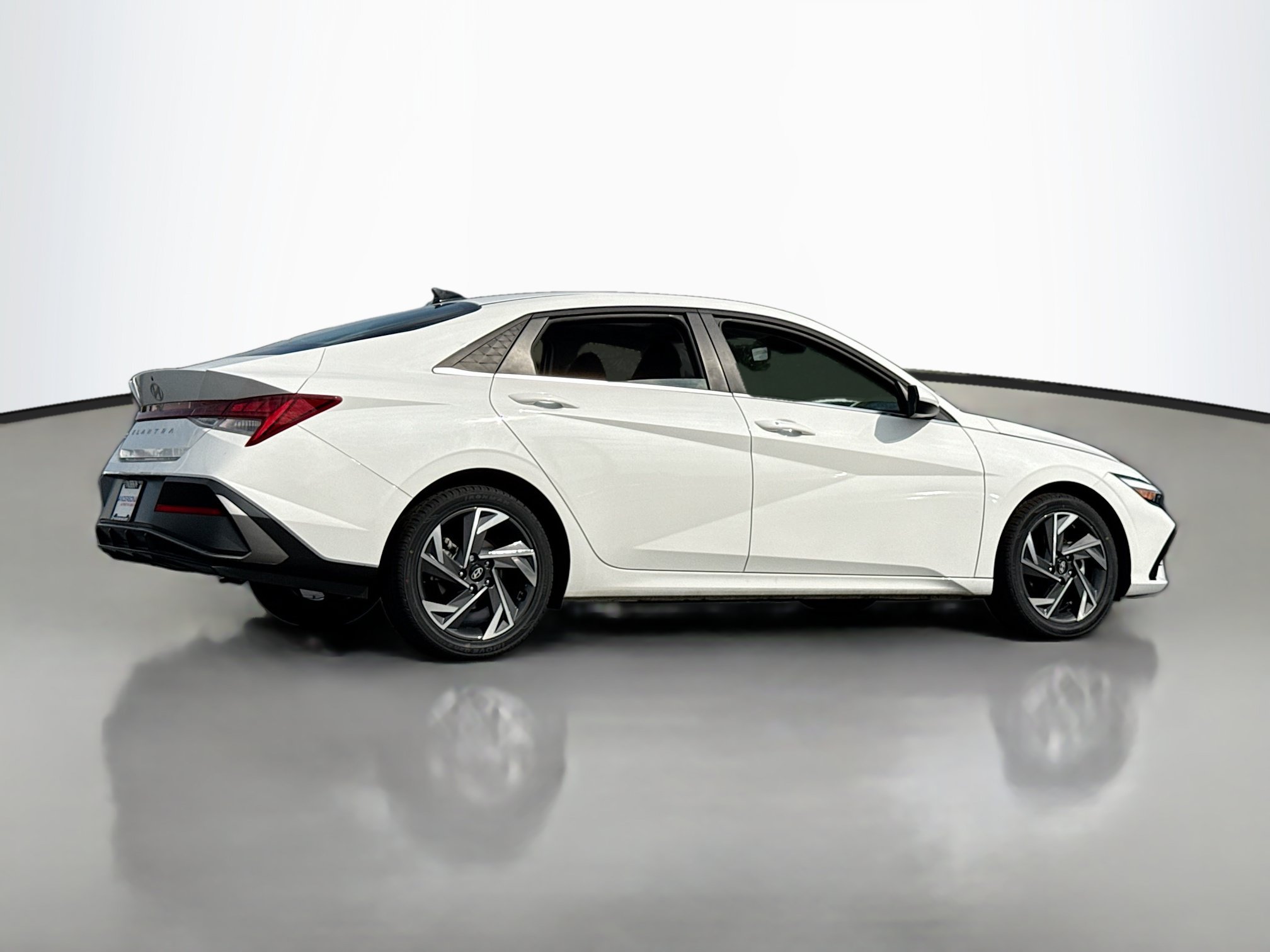 Used 2025 Hyundai Elantra SEL FWD image 7