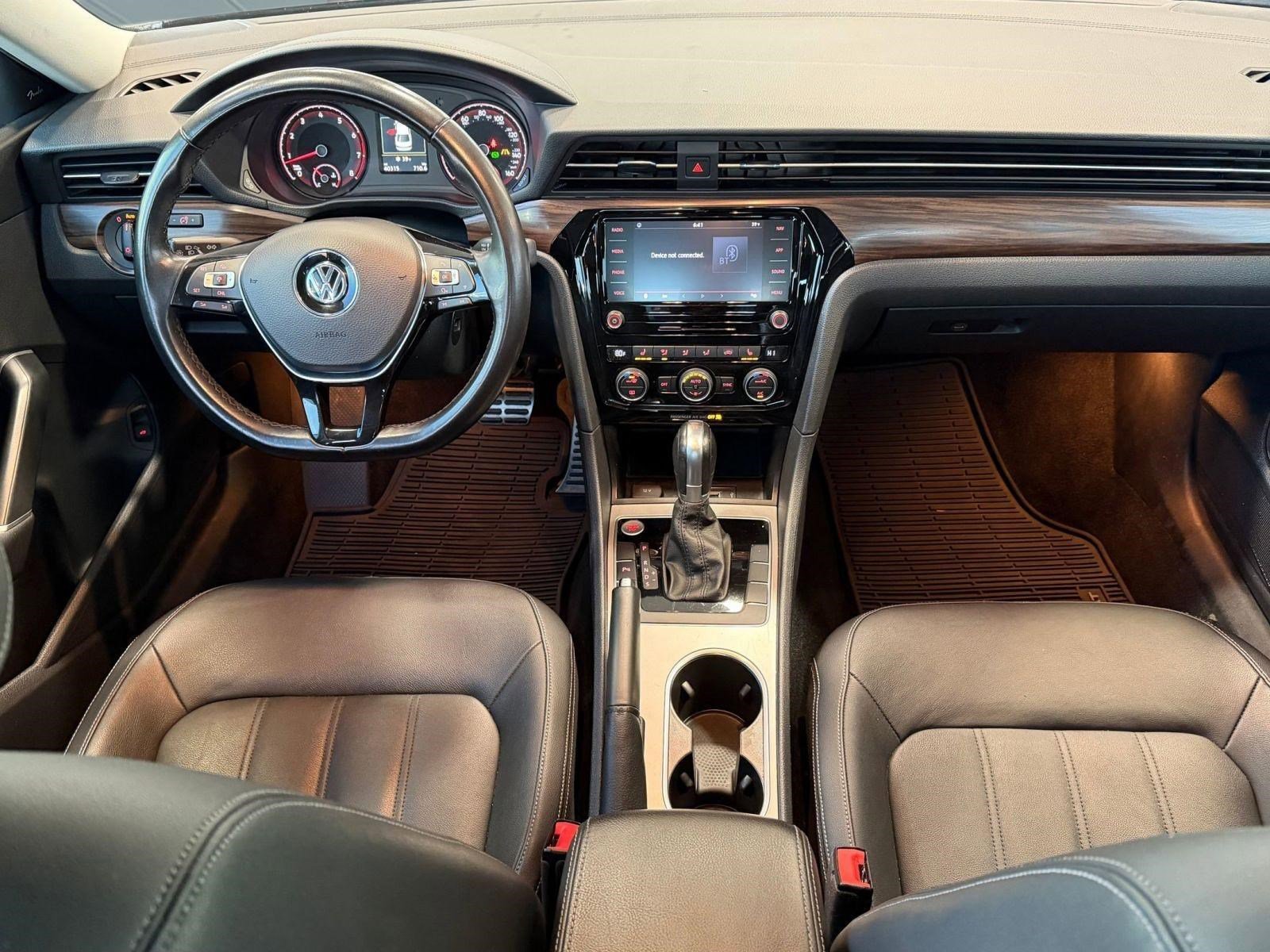 Used 2020 Volkswagen Passat 2.0T SEL image 24
