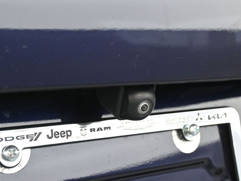 Used 2025 Kia Carnival image 39