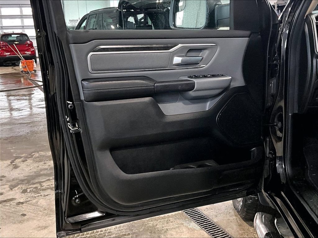 Used 2019 RAM 1500 Big Horn AWD/4WD image 9