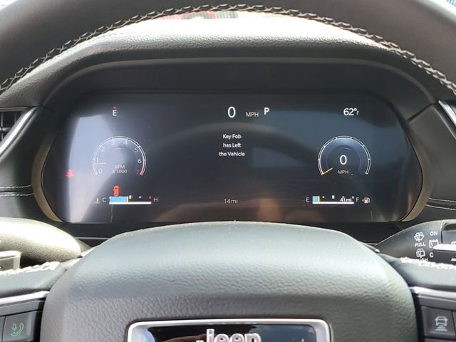 New 2025 Jeep Grand Cherokee Limited w/ Black Appearance Package image 9