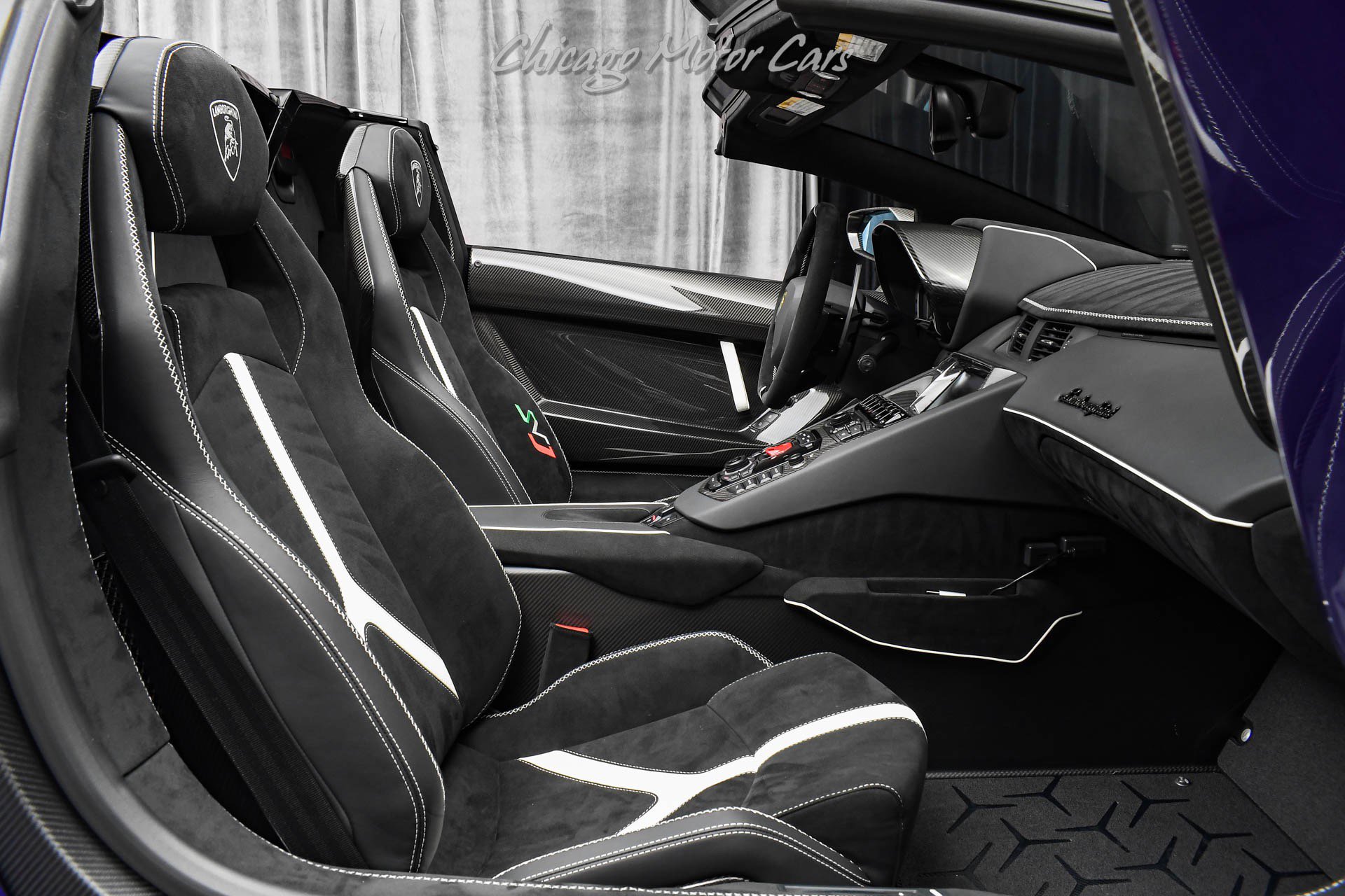 Used 2021 Lamborghini Aventador SVJ image 22