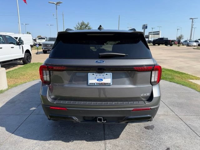 Used 2025 Ford Explorer ST-Line w/ ST-Line Street Pack AWD/4WD image 6