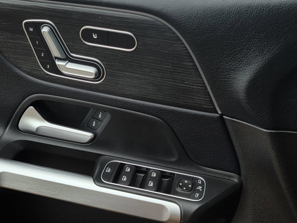 Used 2020 Mercedes-Benz GLB 250 image 20