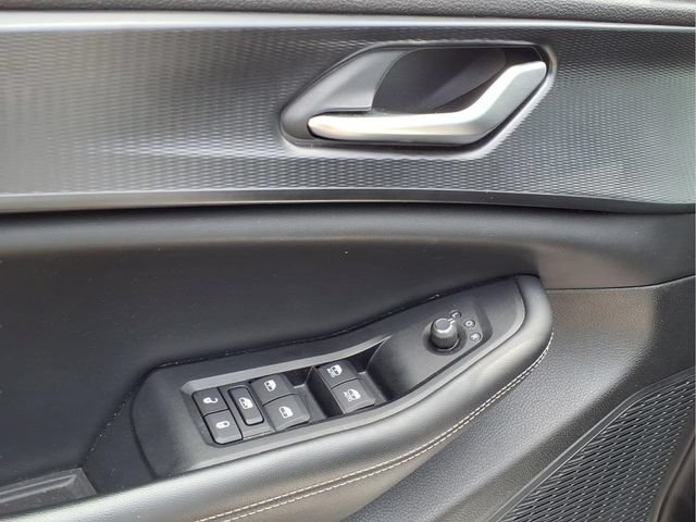 Used 2023 Jeep Grand Cherokee Altitude AWD/4WD image 15
