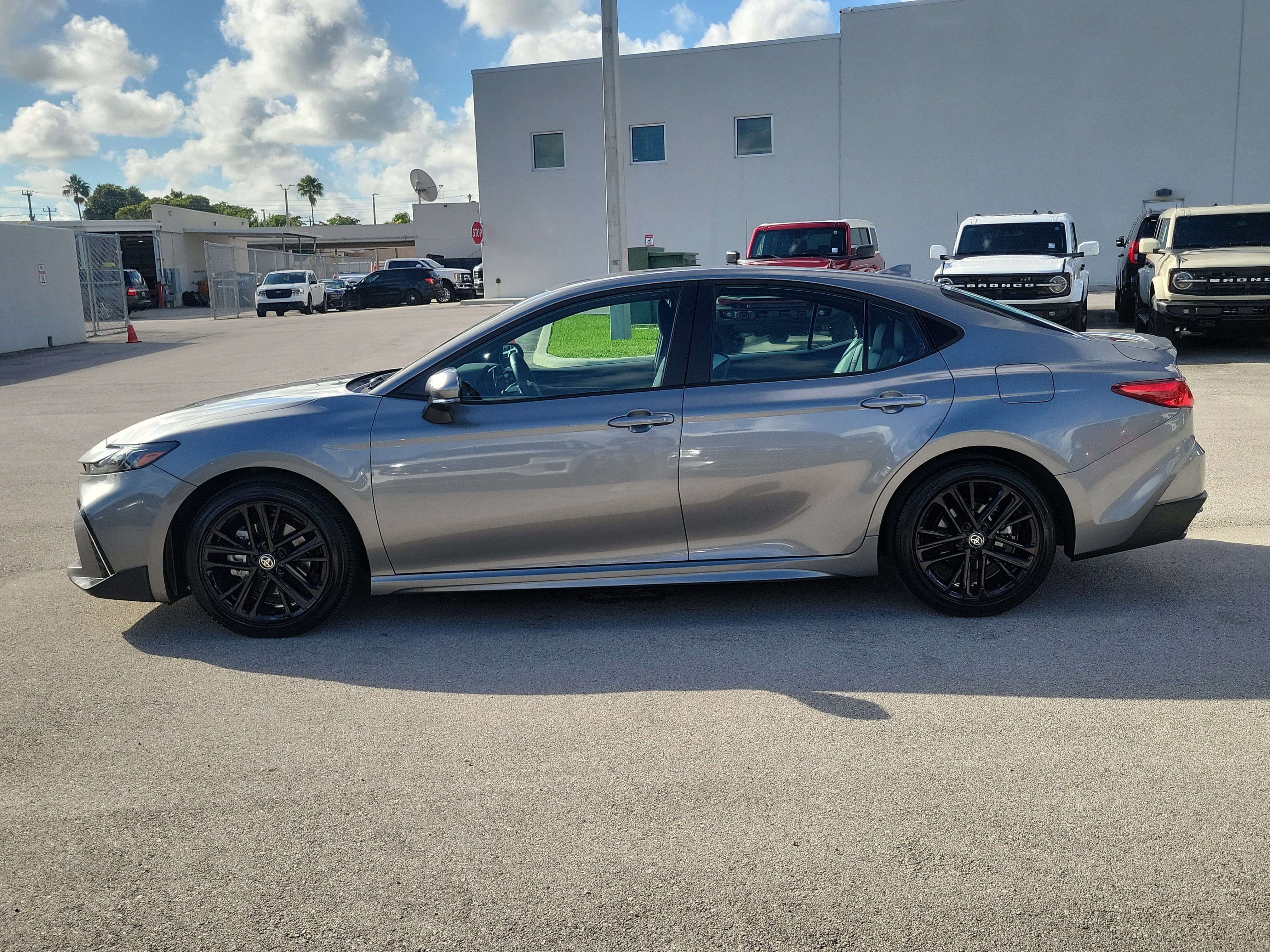 Used 2026 Toyota Camry SE FWD image 8