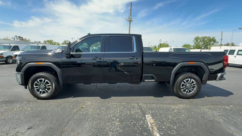 Used 2025 GMC Sierra 3500 SLE w/ SLE Value Package AWD/4WD image 5