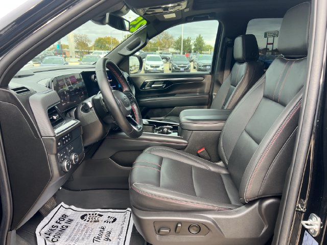 Certified 2025 Chevrolet Suburban RST w/ Comfort Package AWD/4WD image 12