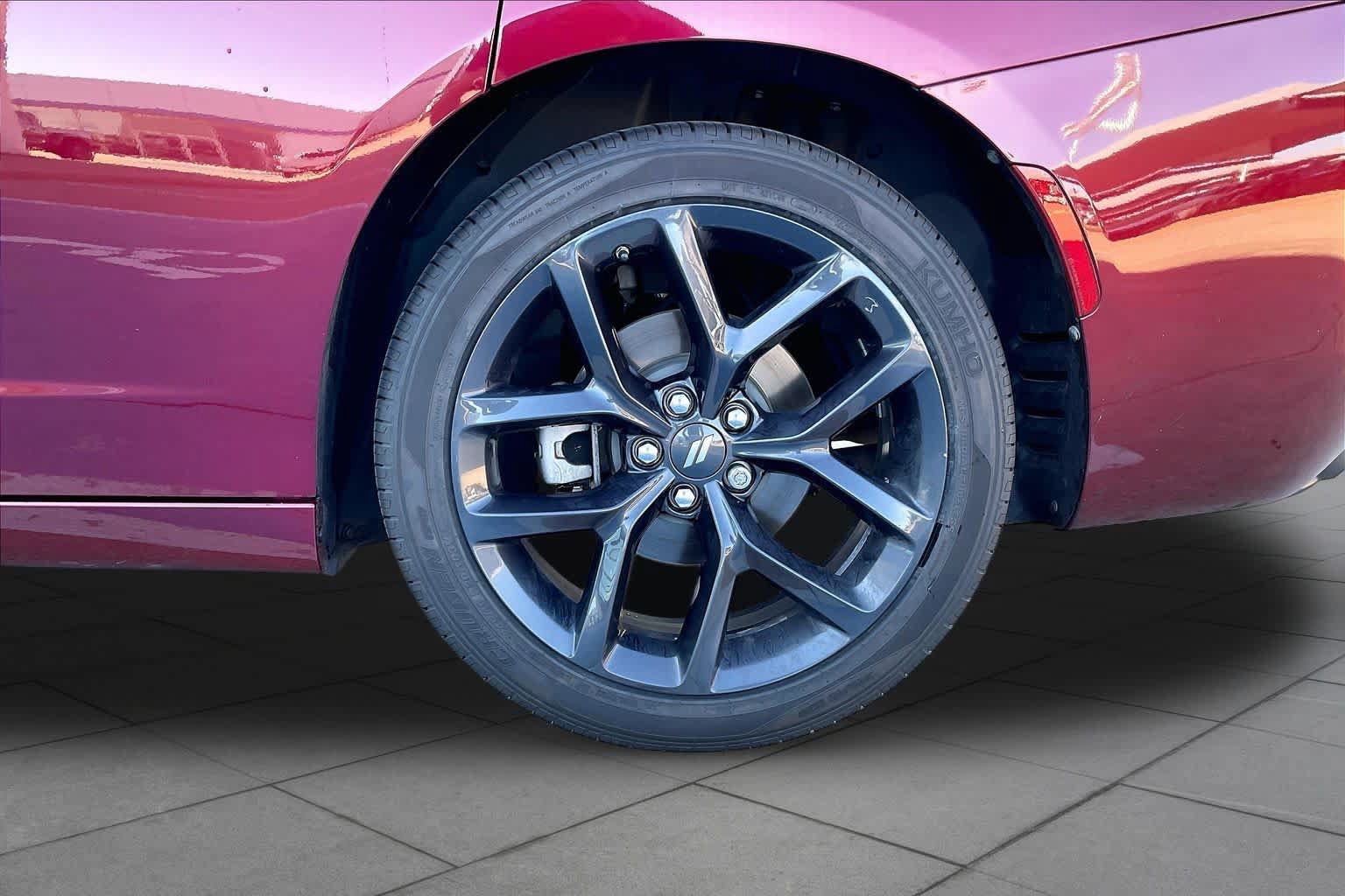 Used 2022 Dodge Charger SXT w/ Blacktop Package RWD image 12