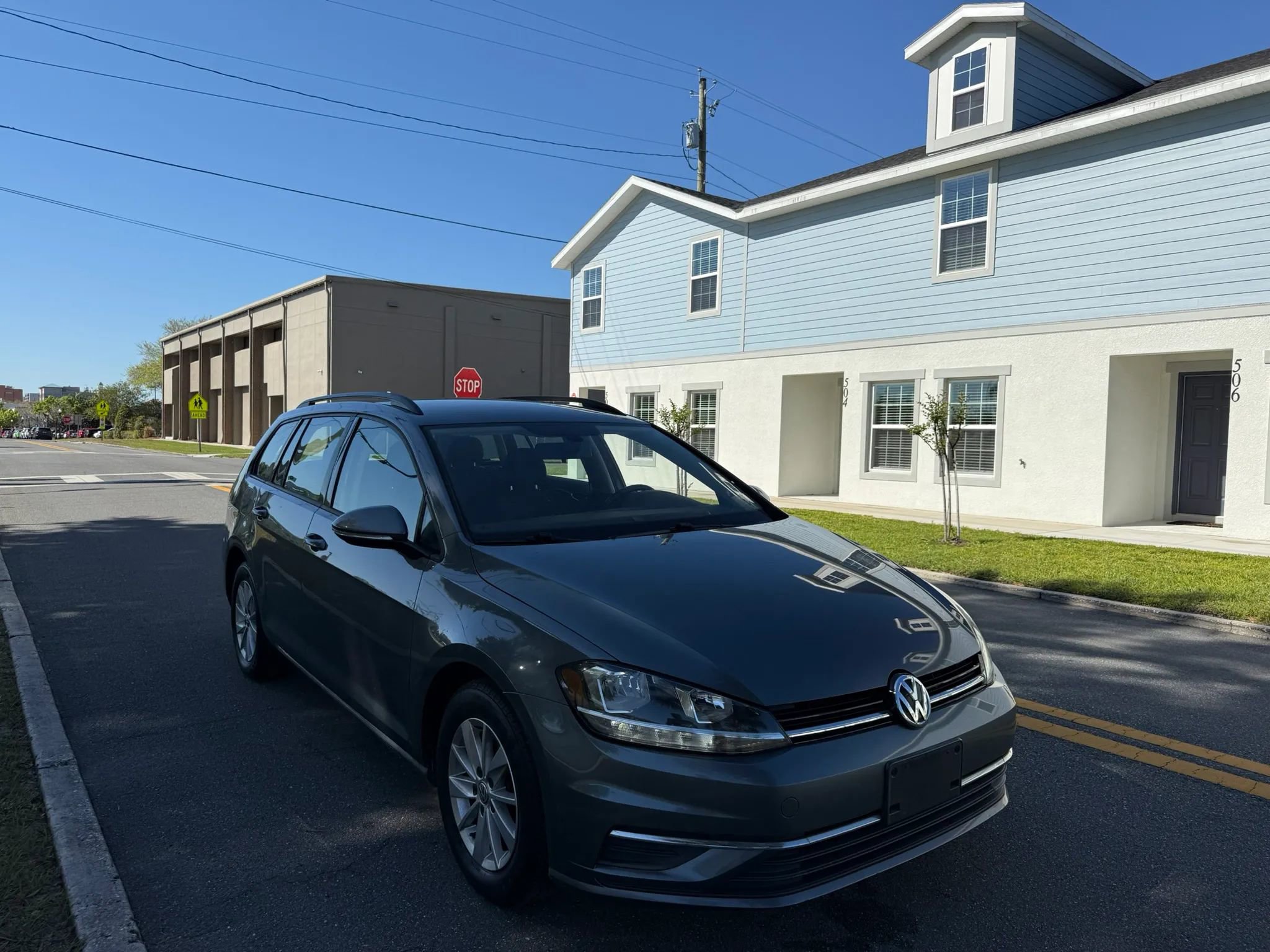 Used 2019 Volkswagen Golf S image 3