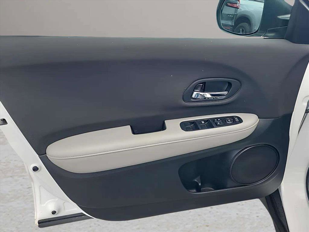 Used 2021 Honda HR-V LX image 14