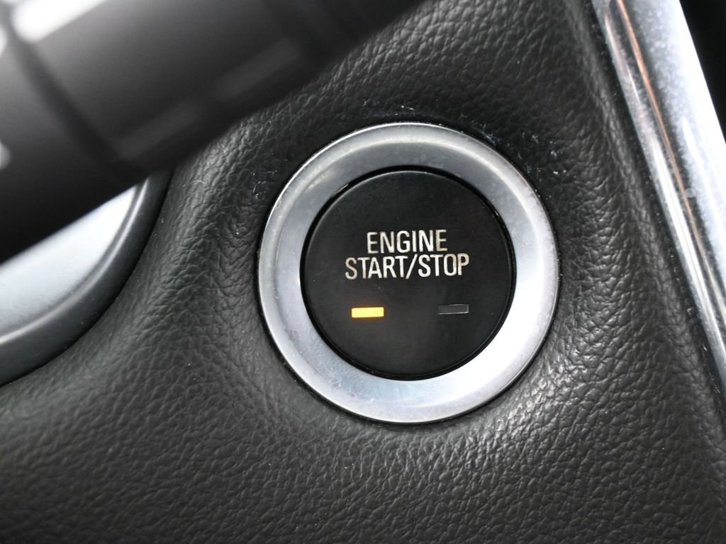 Used 2018 Chevrolet Traverse LT image 24