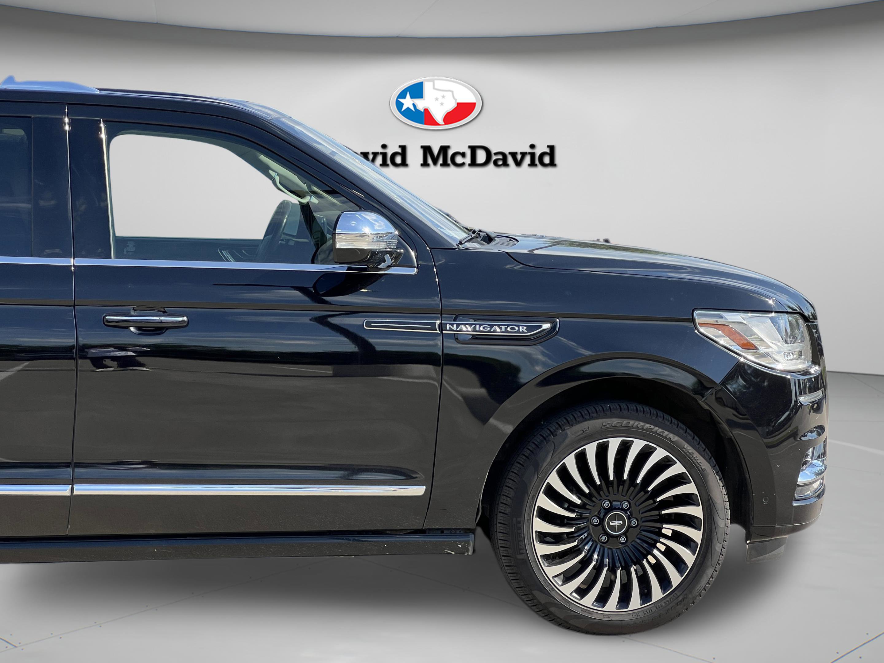 Used 2020 Lincoln Navigator L Black Label w/ Cargo Convenience Package AWD/4WD image 31