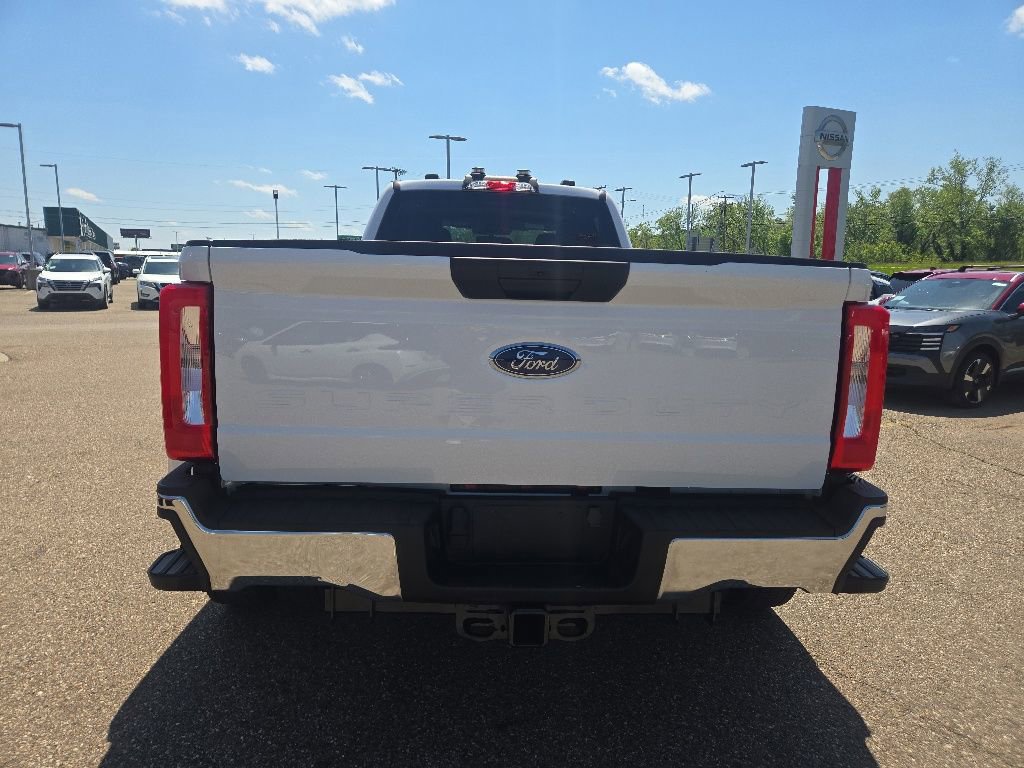 Used 2023 Ford F450 XLT AWD/4WD image 6