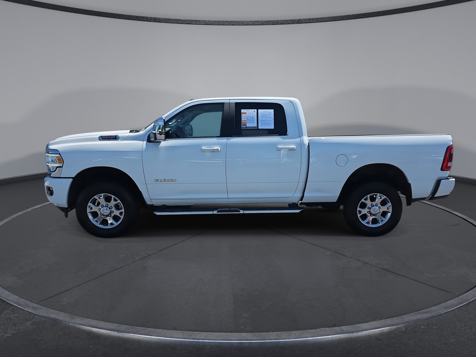 Used 2024 RAM 2500 Laramie AWD/4WD image 10