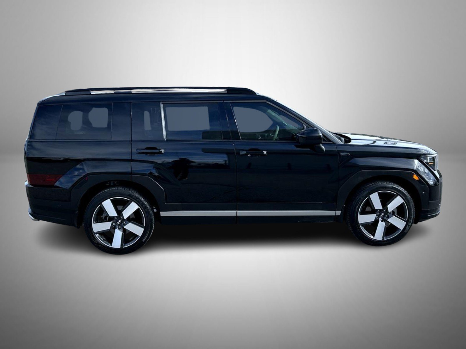 Used 2024 Hyundai Santa Fe Limited FWD image 4