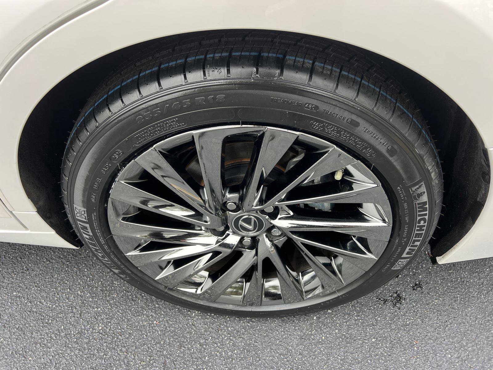 Used 2024 Lexus ES 350 w/ Technology Package image 20