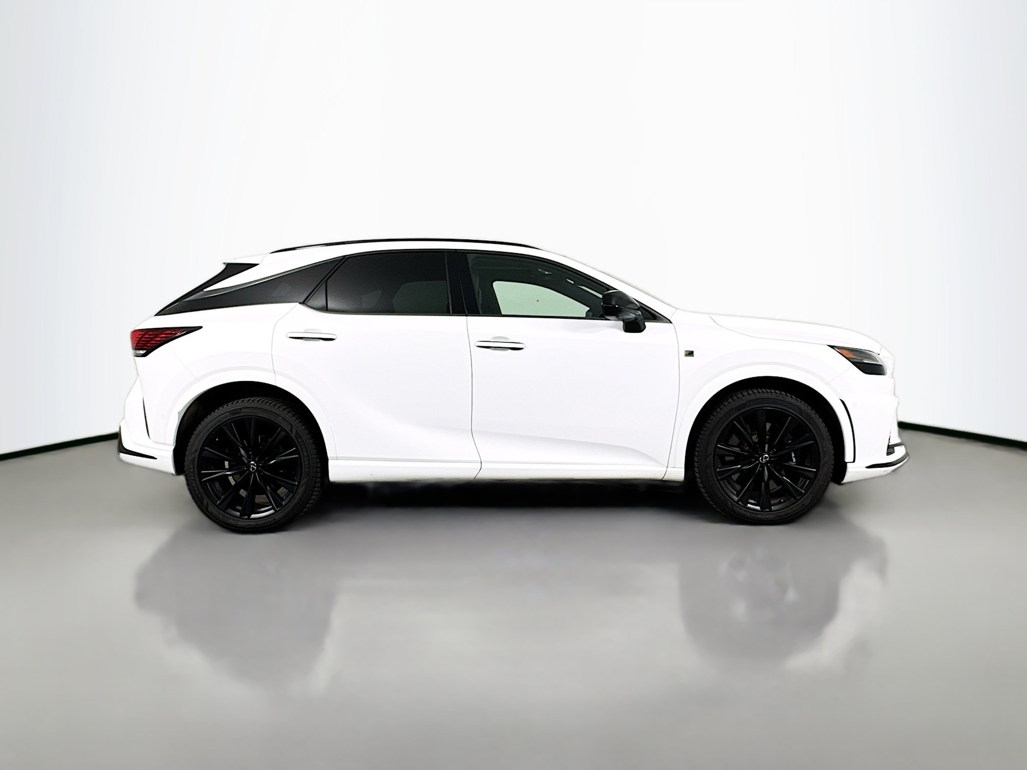Used 2023 Lexus RX 500h F Sport w/ Accessory Package (2T) AWD/4WD image 8