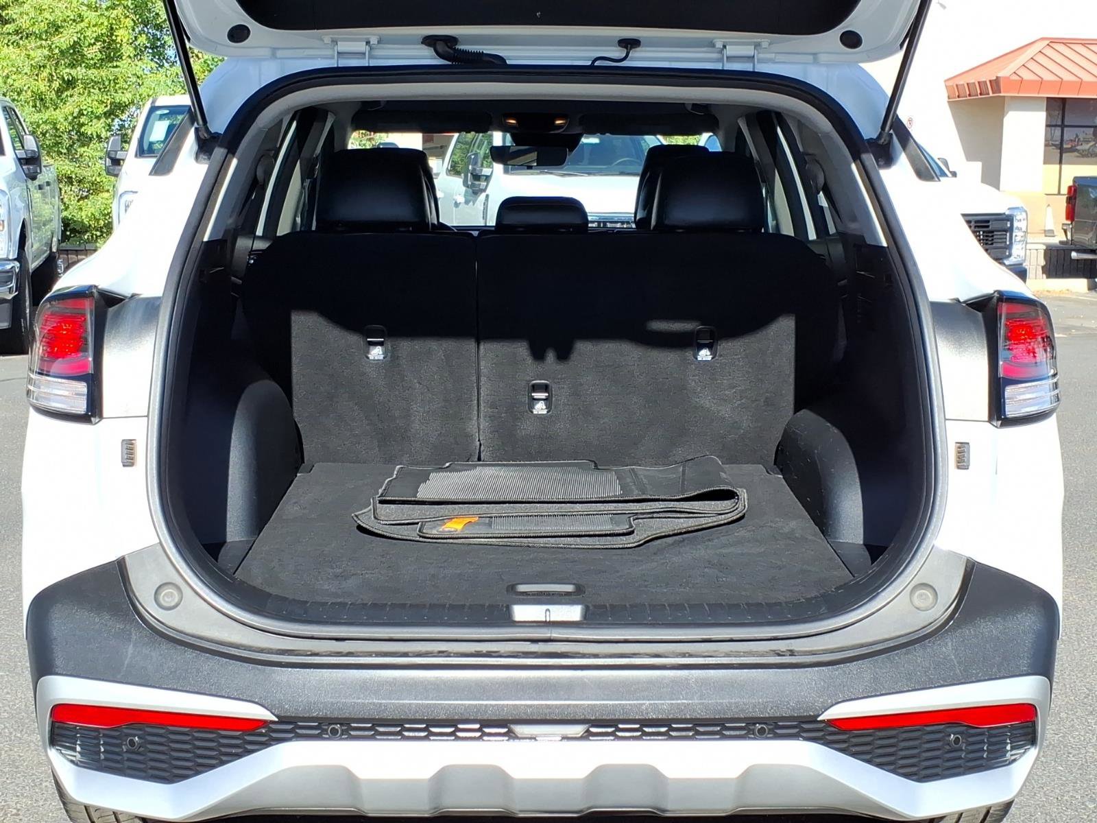 Used 2023 Kia Sportage EX image 10