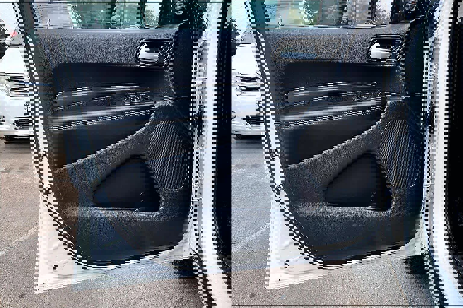 Used 2022 Dodge Durango SXT image 21